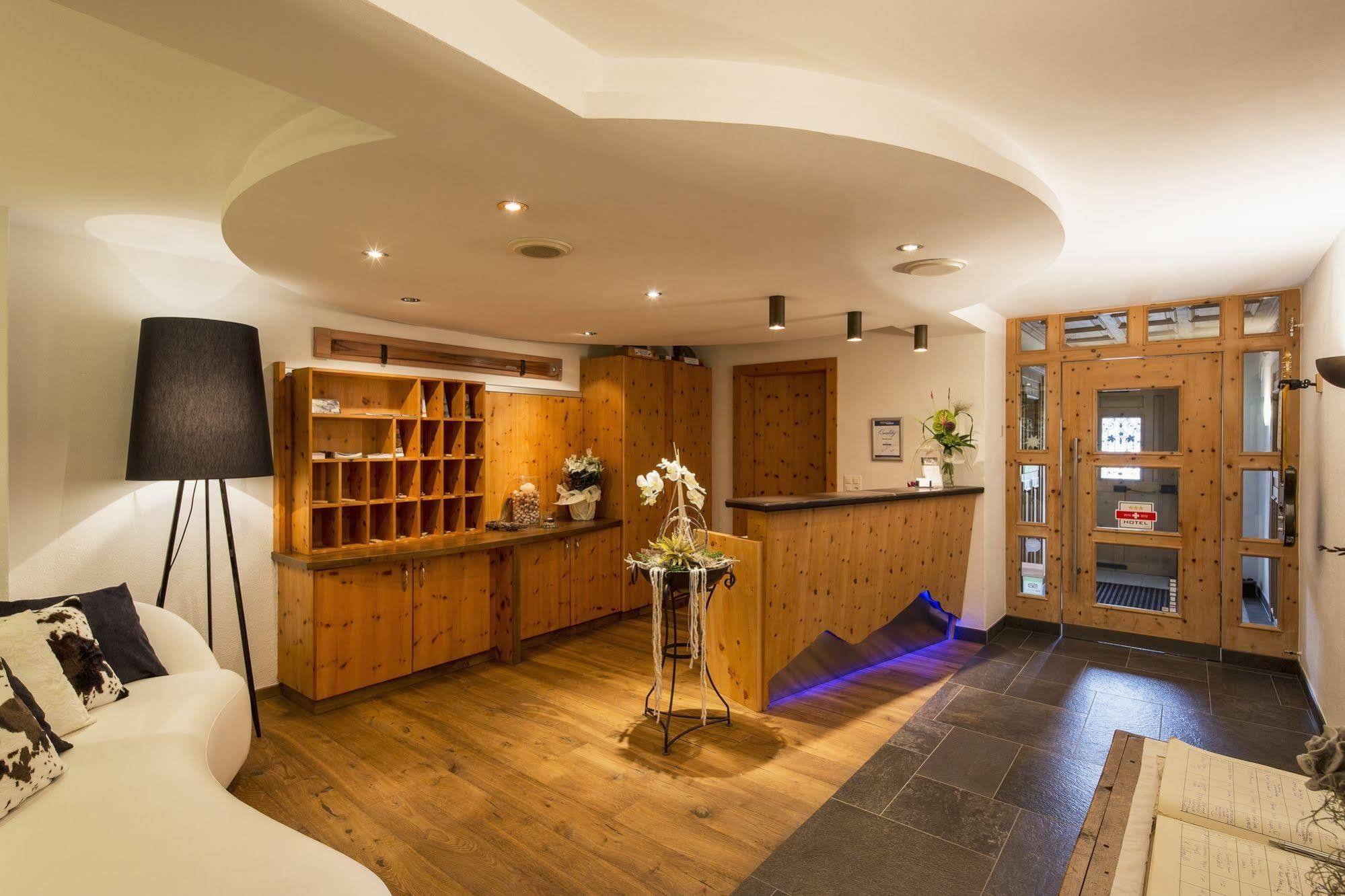 Laret Private Boutique Hotel - Adults Only Samnaun Exteriör bild